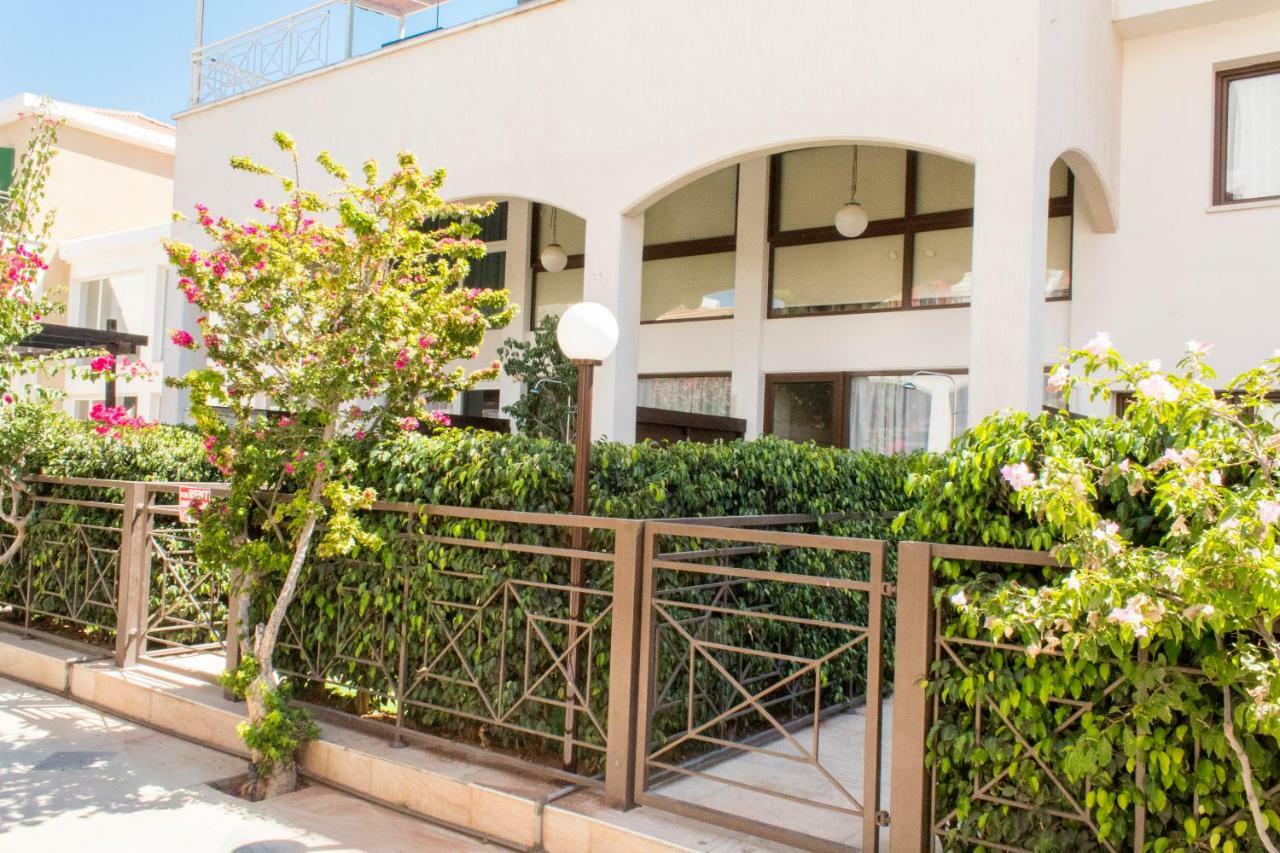 Galatex Beach Apartment Limassol Exterior foto