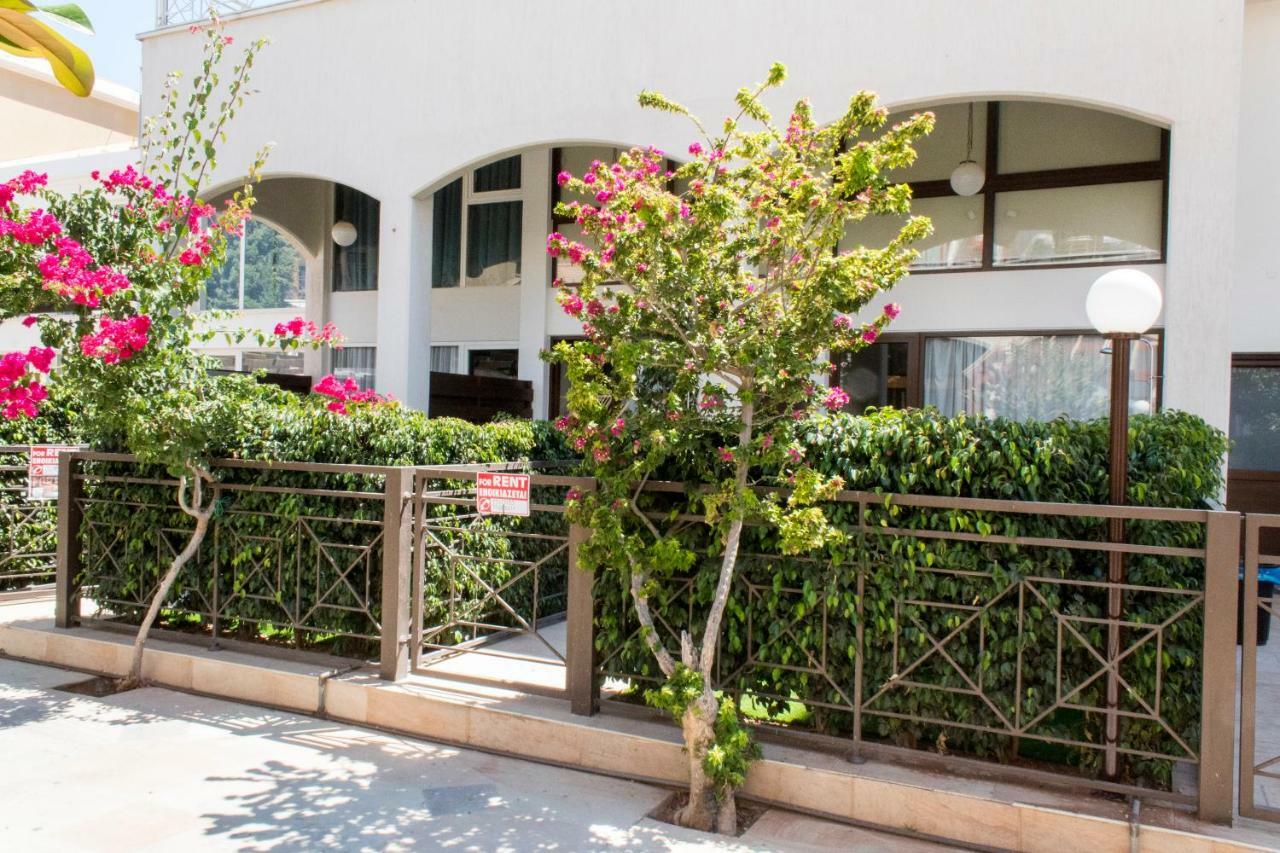 Galatex Beach Apartment Limassol Exterior foto