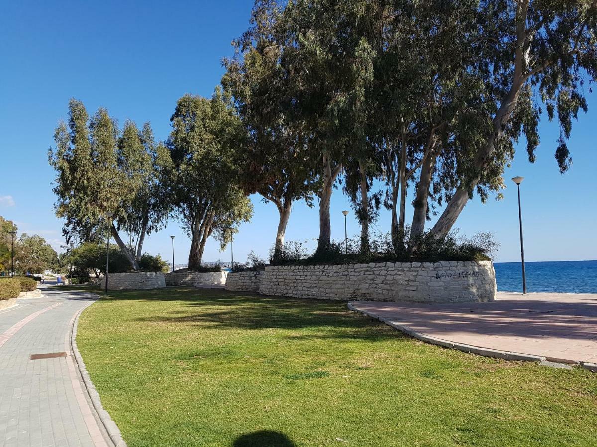 Galatex Beach Apartment Limassol Exterior foto